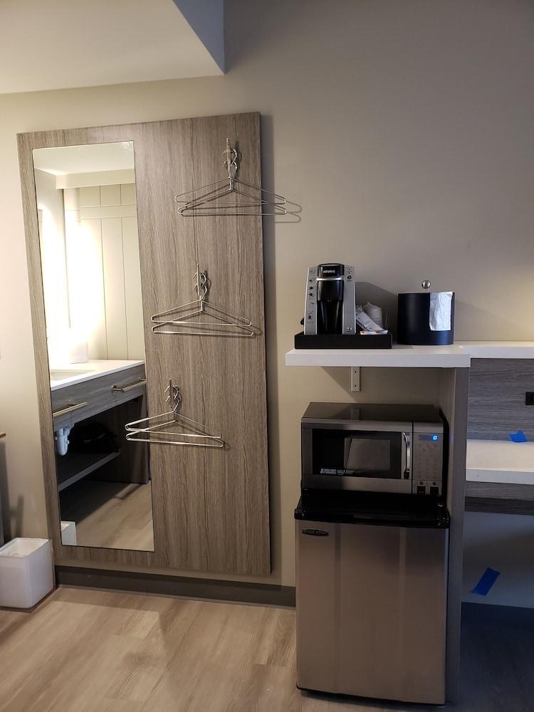 Days Inn By Wyndham Wilmington / University Екстериор снимка