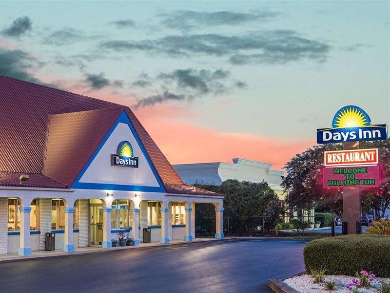 Days Inn By Wyndham Wilmington / University Екстериор снимка