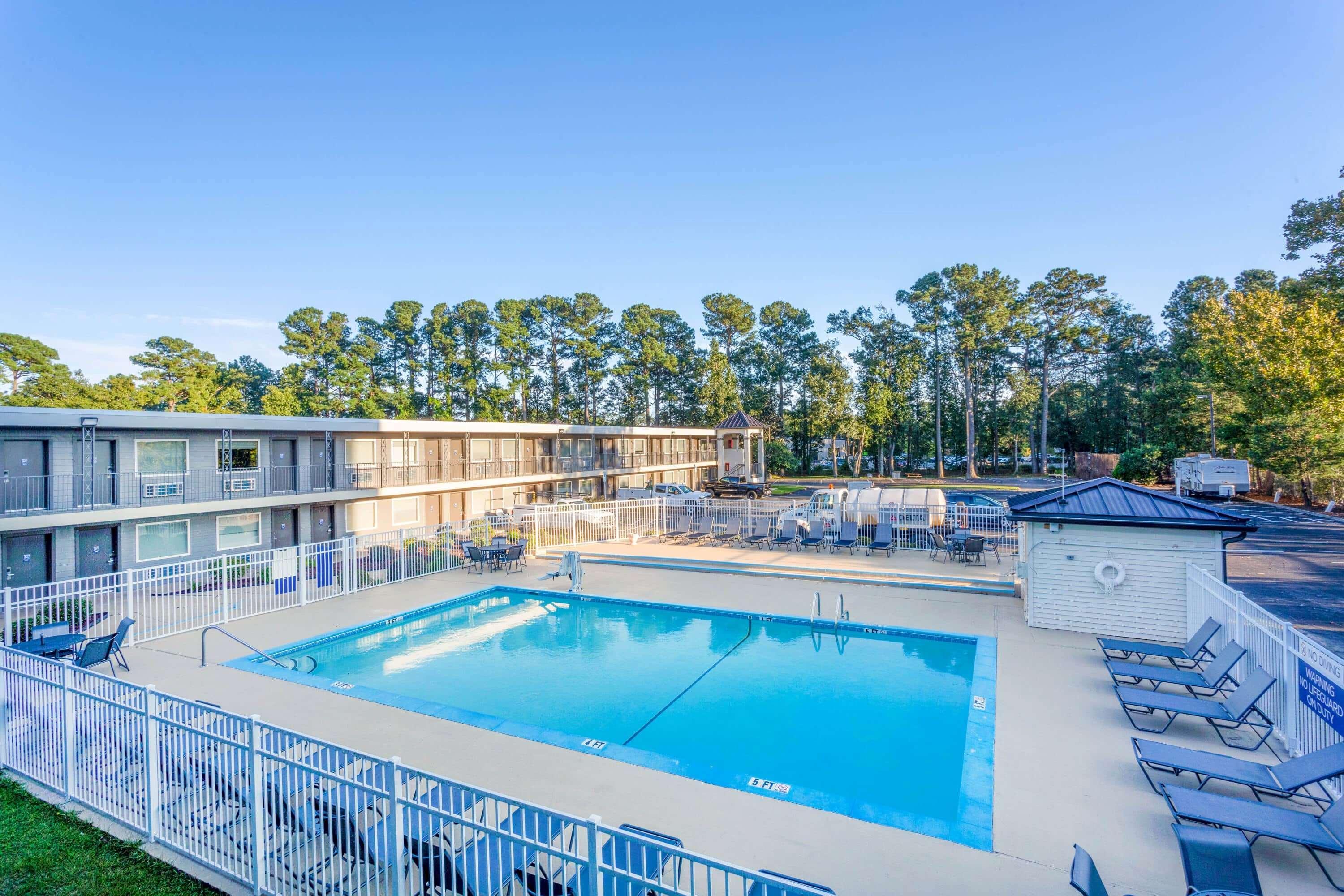 Days Inn By Wyndham Wilmington / University Екстериор снимка